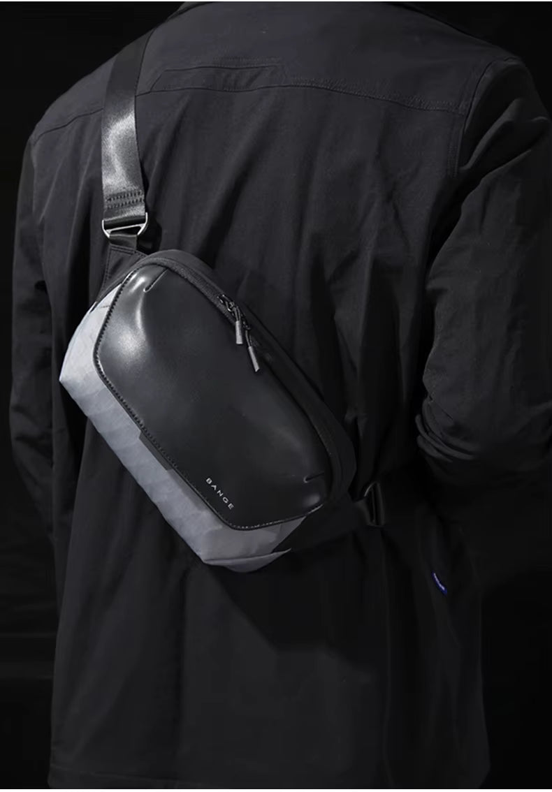 BANGE BG-8133 Messenger Bag — in use