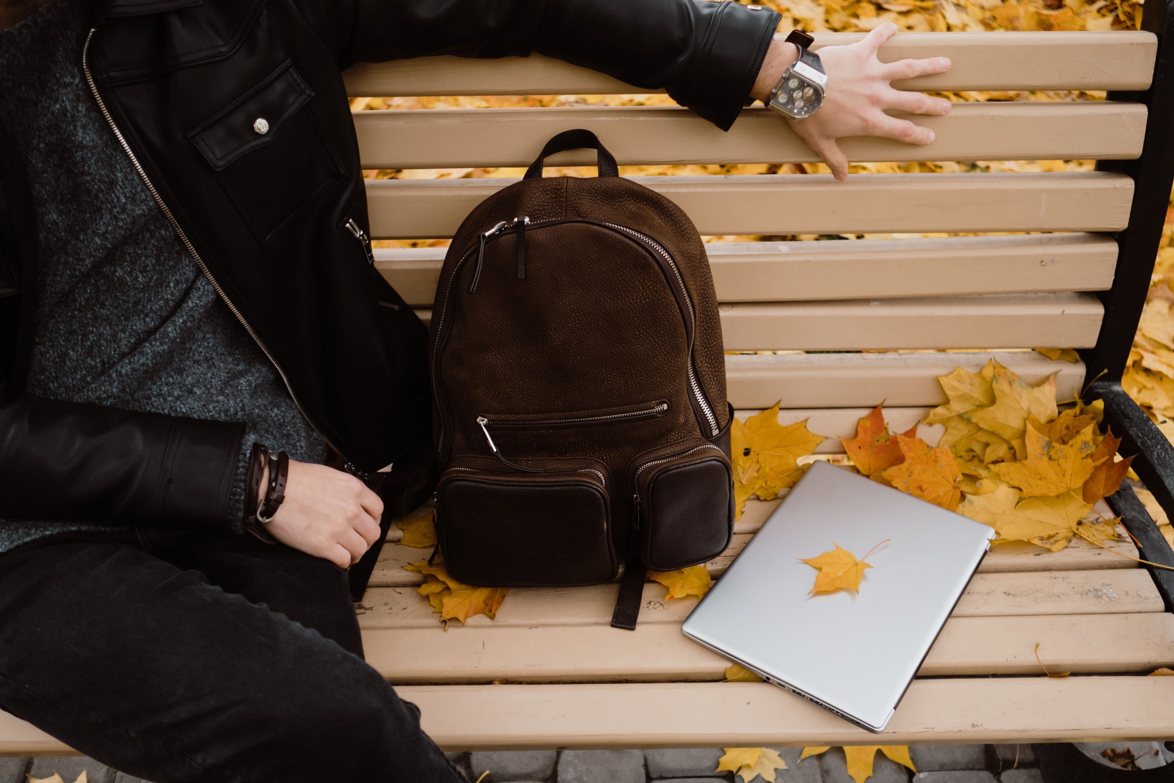 CASUAL BACKPACKS